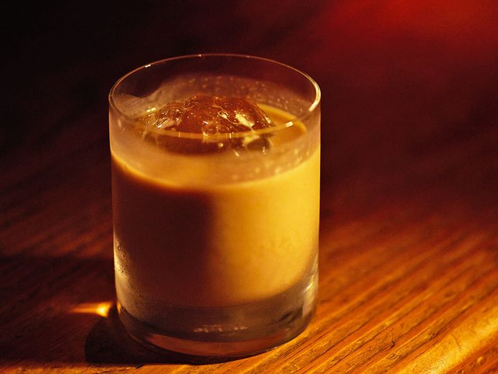 代々木上原『Mujina Bar』の「ラムコーヒー割り」