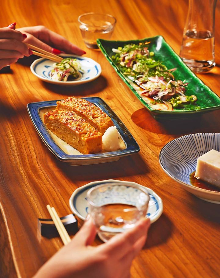 代々木八幡『そば處大野屋 元代々木町店』の「鰹たたき土佐造り」、「厚焼き玉子」、「そば豆腐」