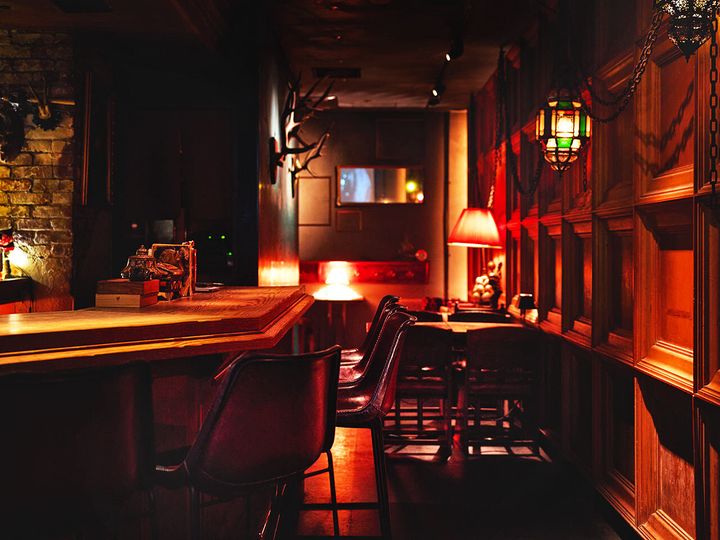 代々木上原『Mujina Bar』の内観