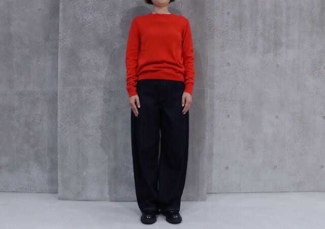 ユニクロのカシミヤクルーネックセーター2