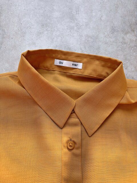 襟はスッキリとしたシンプルなデザイン