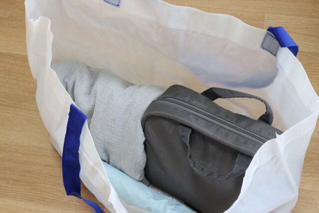 ダイソーのビニールトートバッグの容量