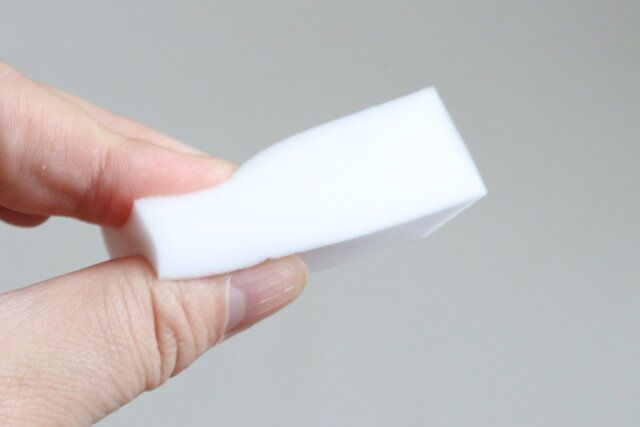 ダイソーの高密度メラミンスポンジ（スティックタイプ、12個）の側面