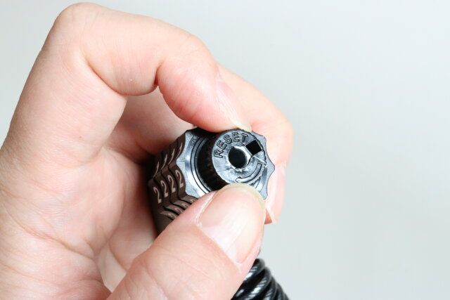 ダイヤルワイヤーロック 番号変更方法