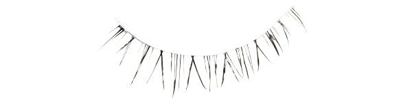 つややかさとともにまつ毛が長く。塗り重ねるほどに上向きにカールする。