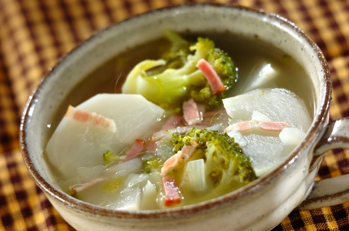 ブロッコリーとカブのスープ