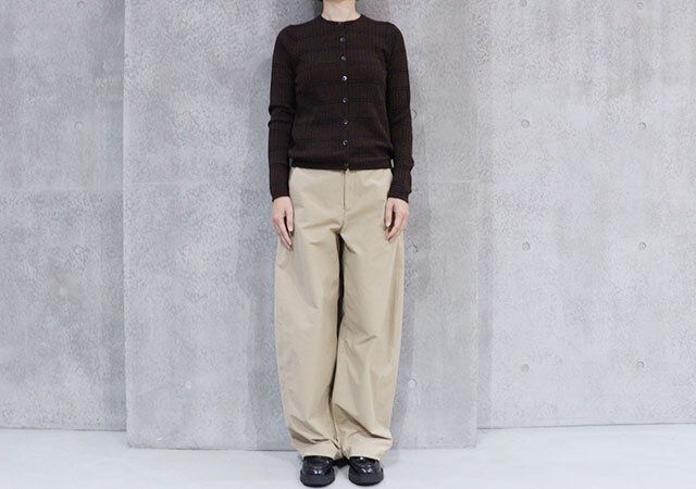 ユニクロのメリノリブクルーネックショートカーディガン4