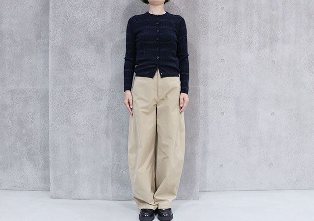 ユニクロのメリノリブクルーネックショートカーディガン3