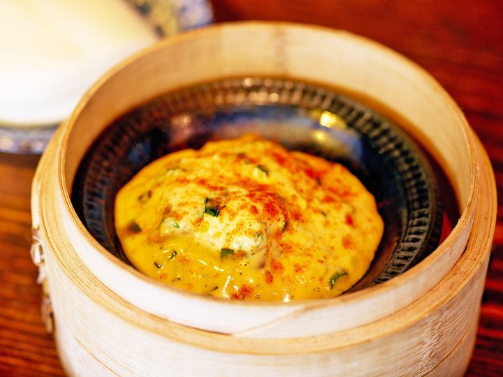 広尾『岡飯』の「エビプリ」