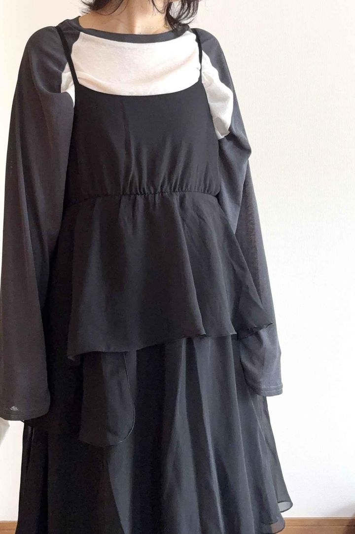 画像: 黒ワンピ ✕ シアートップス