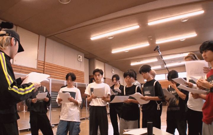 放送＆配信は2次審査の模様から公開された。3次以降も6つのグループに分けてのパフォーマンスや自分たちで作詞・作曲を手掛けるクリエイティブ審査などを経て、現在は10名が最終審査に駒を進めている。9月初旬にはSKY-HIと10名が音楽番組で番組テーマソングを披露も。