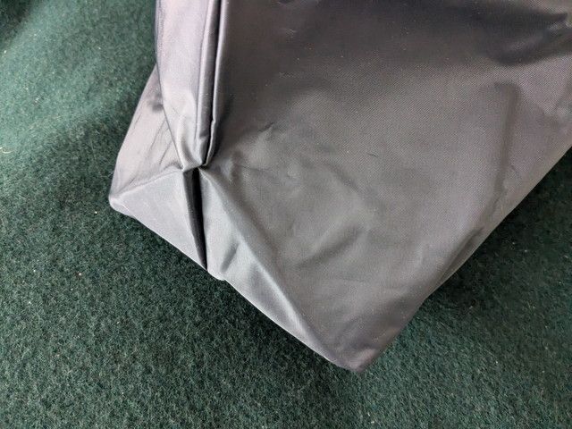 PLSTトートバッグ全体のシルエット写真