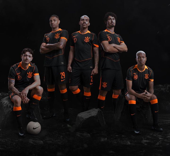 “丸の胸番号”まで再現！南米の名門が「懐かしいNIKEデザイン」の新ユニフォームを発表