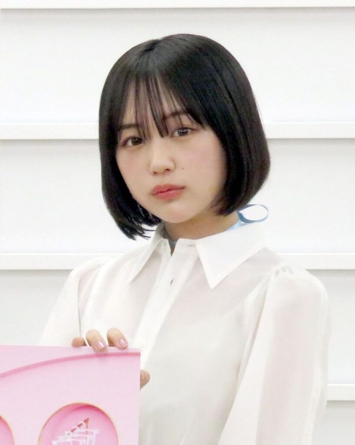 5人組アイドルグループ「Aぇ!group」のメンバー全員と関西ジュニアの西村拓哉さん（22）が主演する実写映画「おそ松さん」の第2弾。