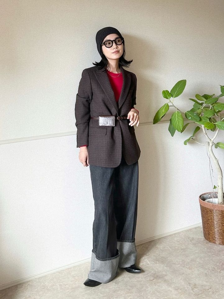 ブラウン系カラーと赤の配色がかわいい！ 出典：WEAR