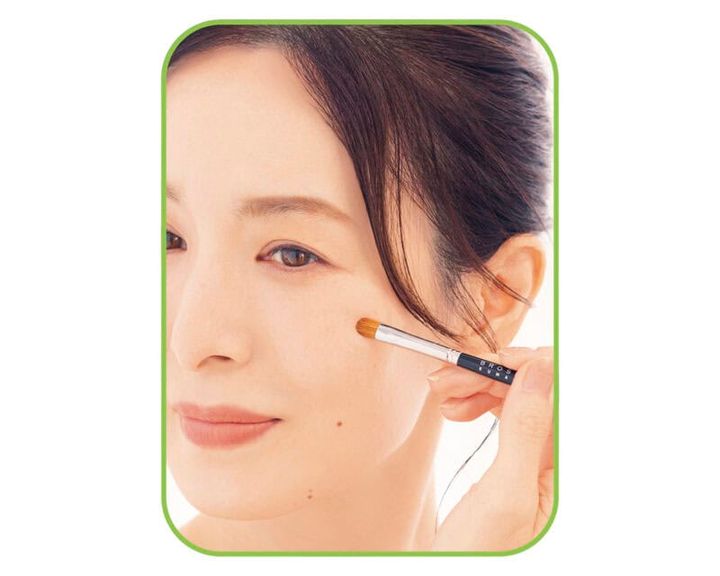 色ムラ部分にはブラシやスポンジで重ね塗り