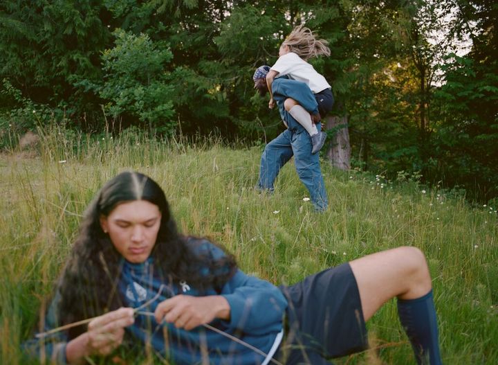 「語り尽くせない冒険を」をテーマに、コンテンポラリーなスタイルと高い機能性を融合したアパレル、ギア、アクセサリーのラインナップを、大陸をまたいでグローバルに展開。