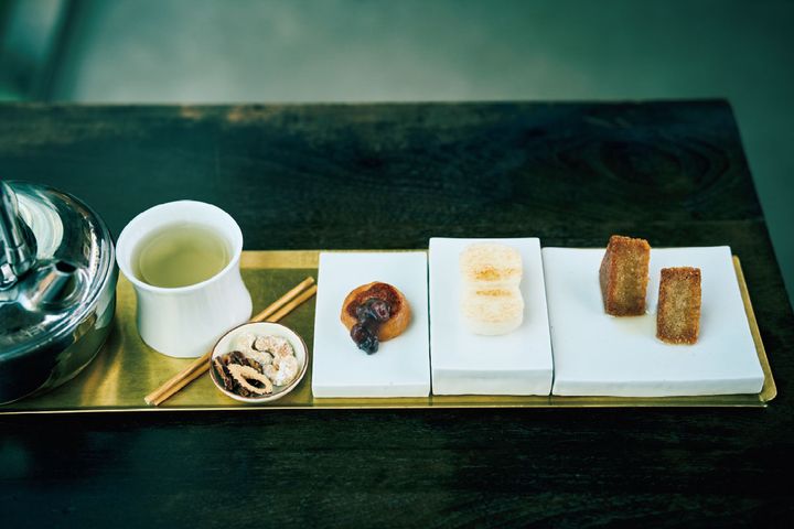 合の薬菓と伝統的な蒸し餅チュンピョン