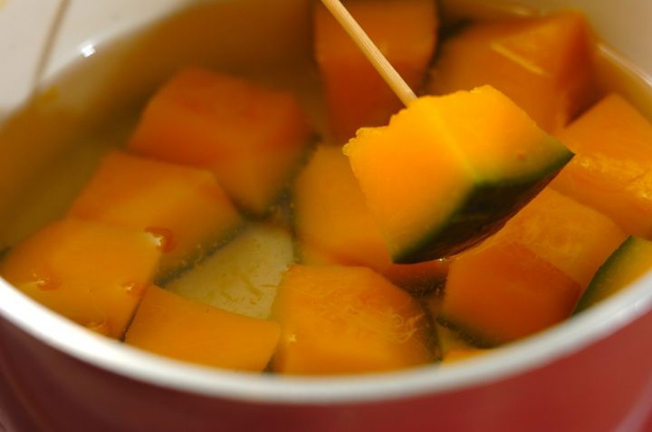 カボチャと枝豆の煮ものの作り方1