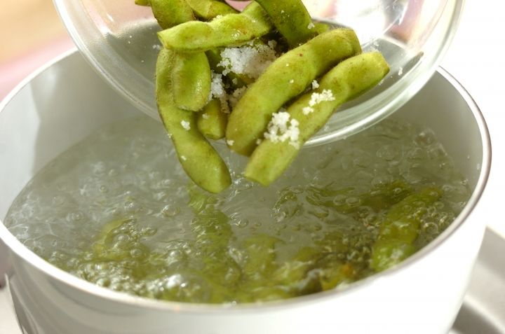 カボチャと枝豆の煮ものの下準備2