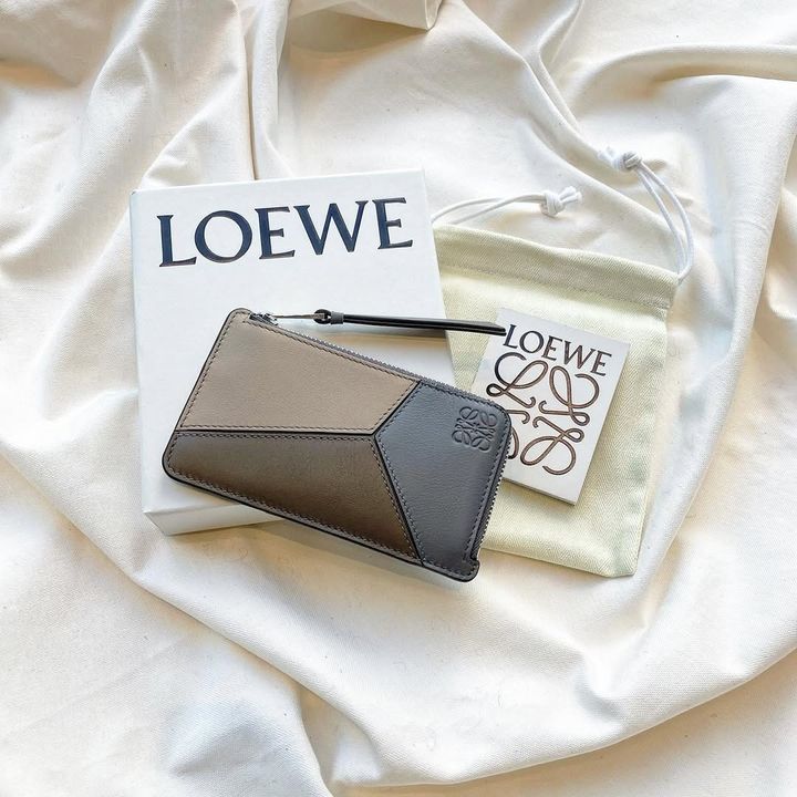ロエベのカードケース