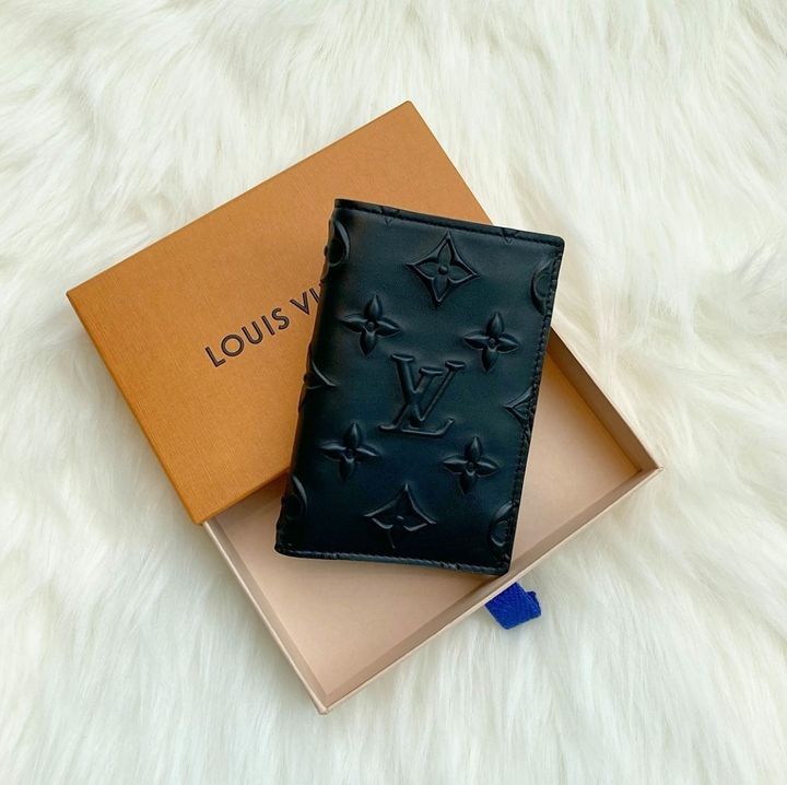 ヴィトンのカードケース
