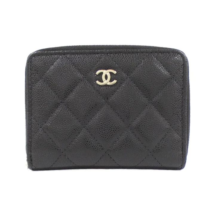 シャネルの二つ折り財布