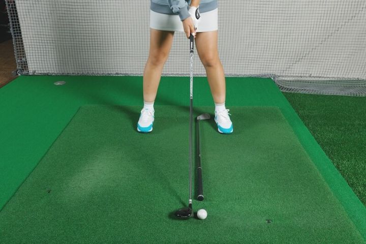 FWとUTの正しいボール位置はどっち？女子プロが解説