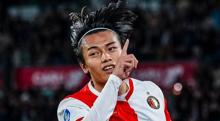 27歳日本代表FWを温存した海外監督の采配、現地でも賛否…オランダ代表OB親子が論争！？