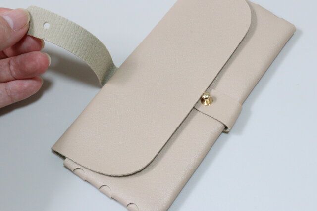 セリアのプチプラメガネケース ソフトタイプ 革風 8×17cm