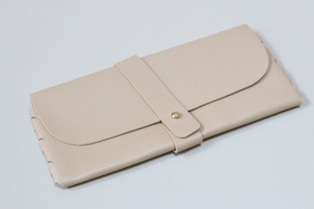 セリアの高見えメガネケース ソフトタイプ 革風 8×17cm