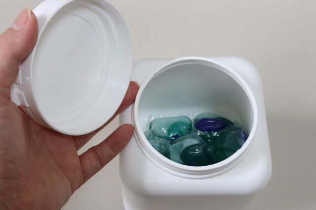 ダイソーの便利なジェルボール、粉末ケース1.5L キューブ型