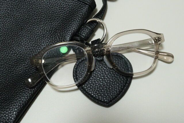 マグネットフック（メガネ、帽子に対応） 使用例