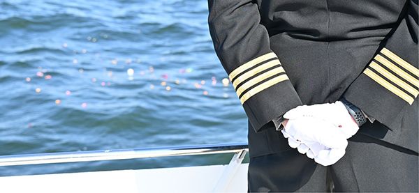 環境に配慮した「エコ花びら」で優しい海洋供養。海を守る供養へ