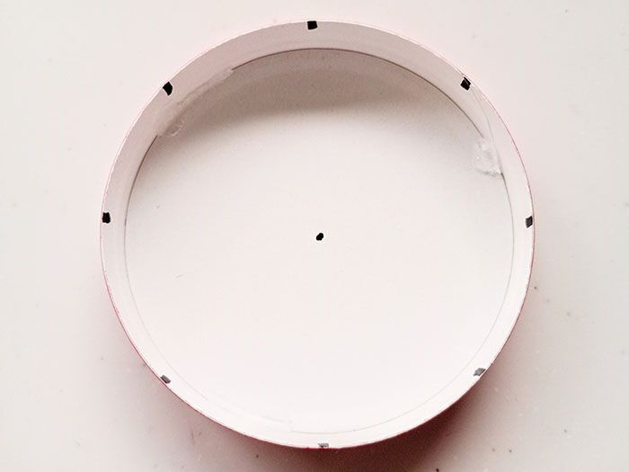 チップスターのフタがまさかの「編み機」に！くるくる回すだけで組みひも完成♡【作ってみた】