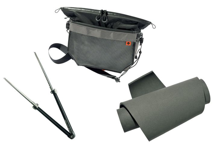 〈フィールドレコード〉FRスリーピングマット、〈タープメント〉アワーサコッシュ、〈シルバンワークス〉グリッピンゲータ