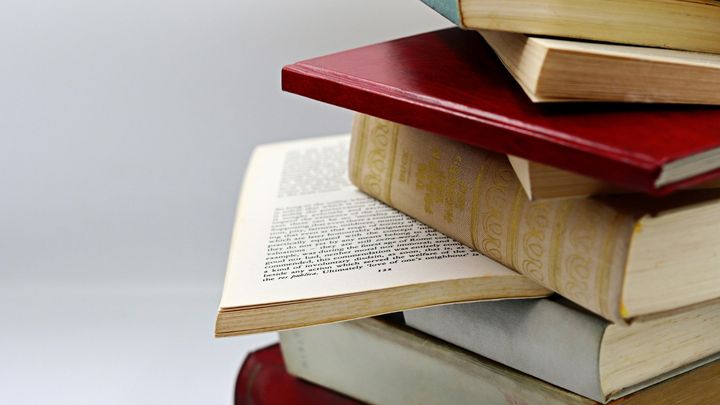 機械が読み解いた『100年読み継がれる小説』の特徴