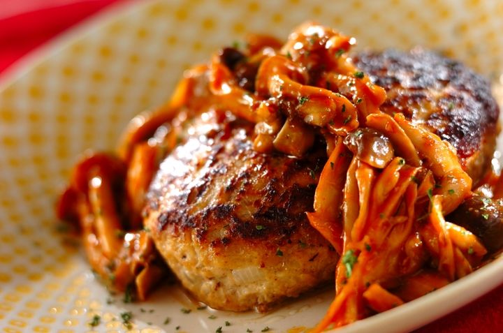 黄金比ソース！キノコのハンバーグ