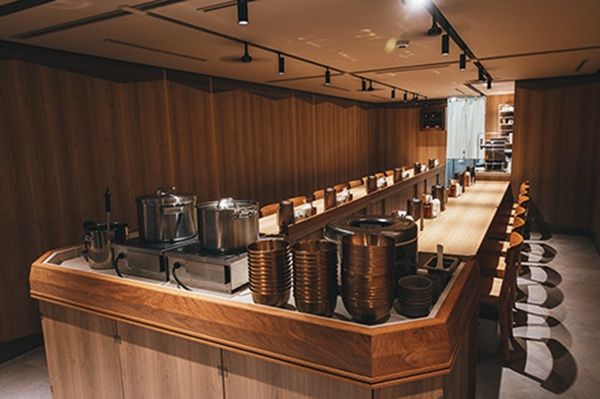 オクドンシク 東京都新宿区大久保2-6-10 11：00～15：00 17：00～21：30（金・土曜～22：00）月曜休 TEL. 03-6278-9155