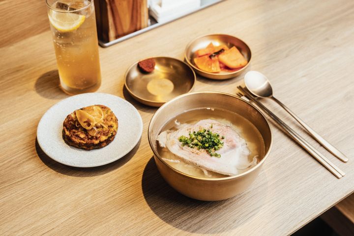 デジコムタン並（980円）、海老ドングランテン（480円）、梅エイド（450円）。