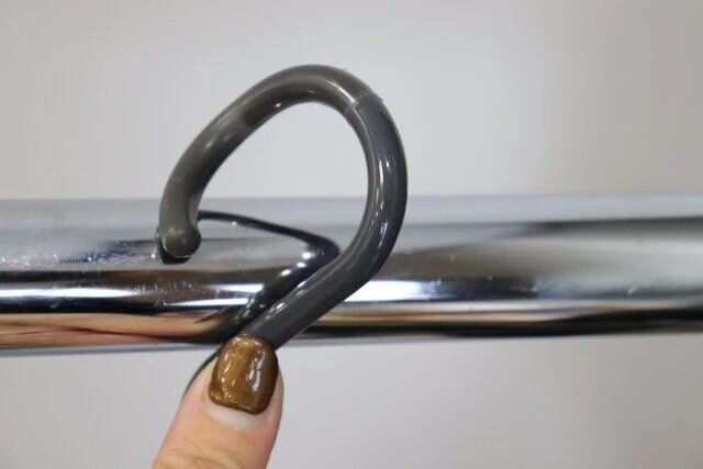 ダイソーの外れにくいS字フック（9cm、2本、グレー）2