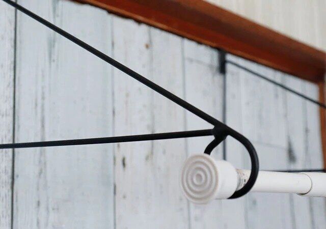 ダイソーのドアフックハンガー（ブラック）2