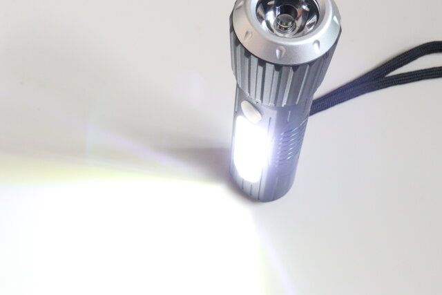 2WAY懐中電灯 ランタン使用時