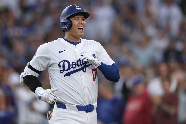 金箔】 等身大サイズの“大谷翔平” 5500万円、 ゴジラは「1億1000