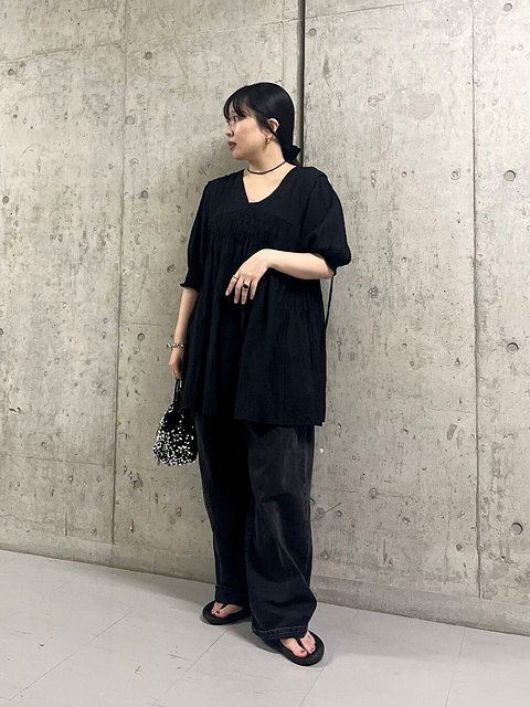 黒ワイドデニムコーデ3