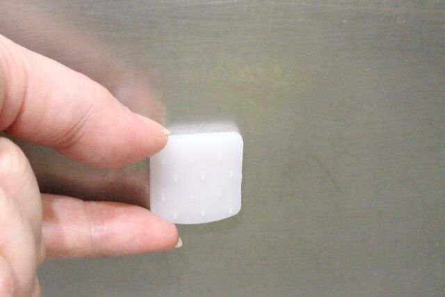 やわらかスポンジホルダー（粘着タイプ） シンク