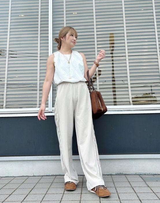 しまむらの「バルーンドロストブラウス」