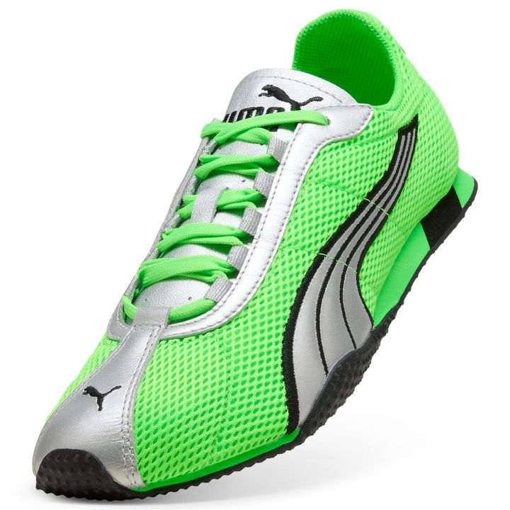 20 年以上の時を超え今年6月に復活を果たした際には、ソウルでローンチイベントが開催され、ブランドアンバサダーのロゼをはじめ、多くの著名人も駆けつけ、全世界的に話題を集めた名作だ。