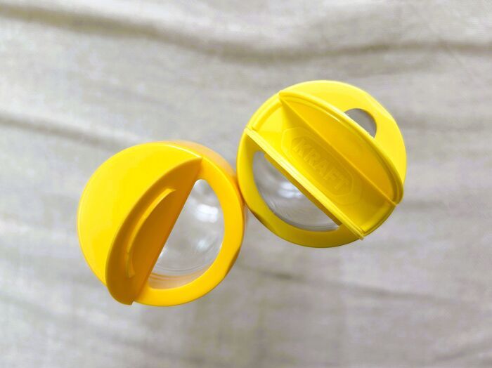 「粉チーズ容器」捨てちゃダメ！家事のプチストレスを解消する、意外な活用法があるんです♪