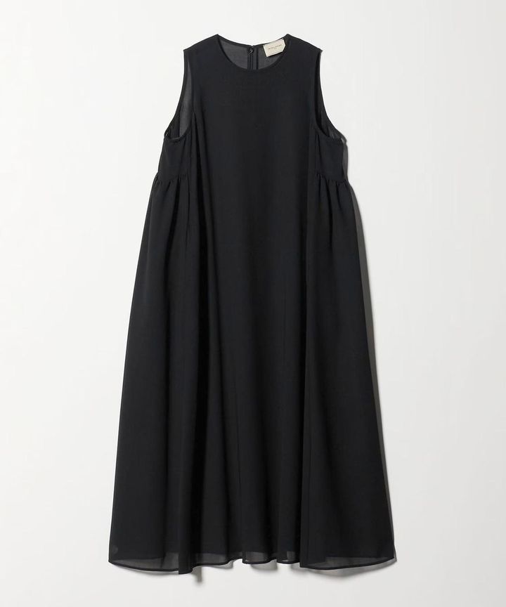 画像: ツイル ビエラ プリーツ ワンピース￥34,980（UNITED ARROWS） store.united-arrows.co.jp